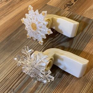 Lot of 2 Bath & Body Works Wallflowers fragrance  plugin with snowflake design